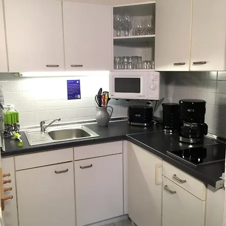 1 Im Haus Huehnergott Apartment Sellin (Rugen)