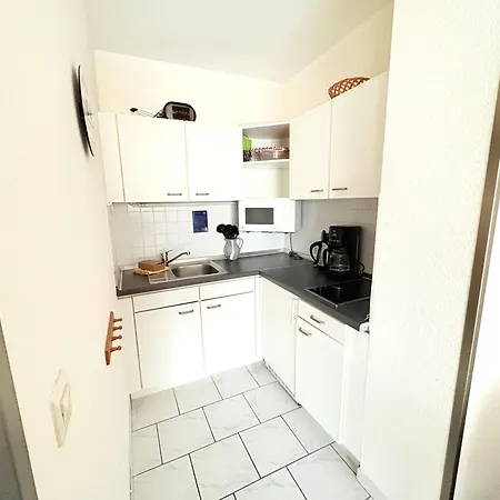 1 Im Haus Huehnergott - Ideal Fuer Zwei, Strandnah Sellin (Rugen)