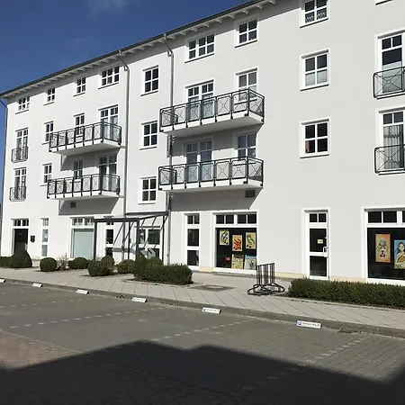 1 Im Haus Huehnergott *