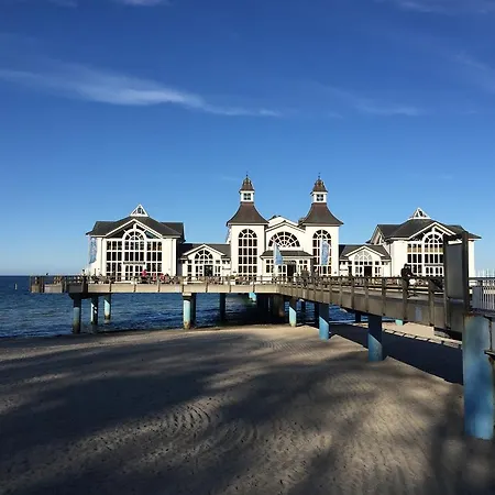 1 Im Haus Huehnergott *